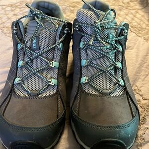 Hiking Shoes in Excellent Condition.
